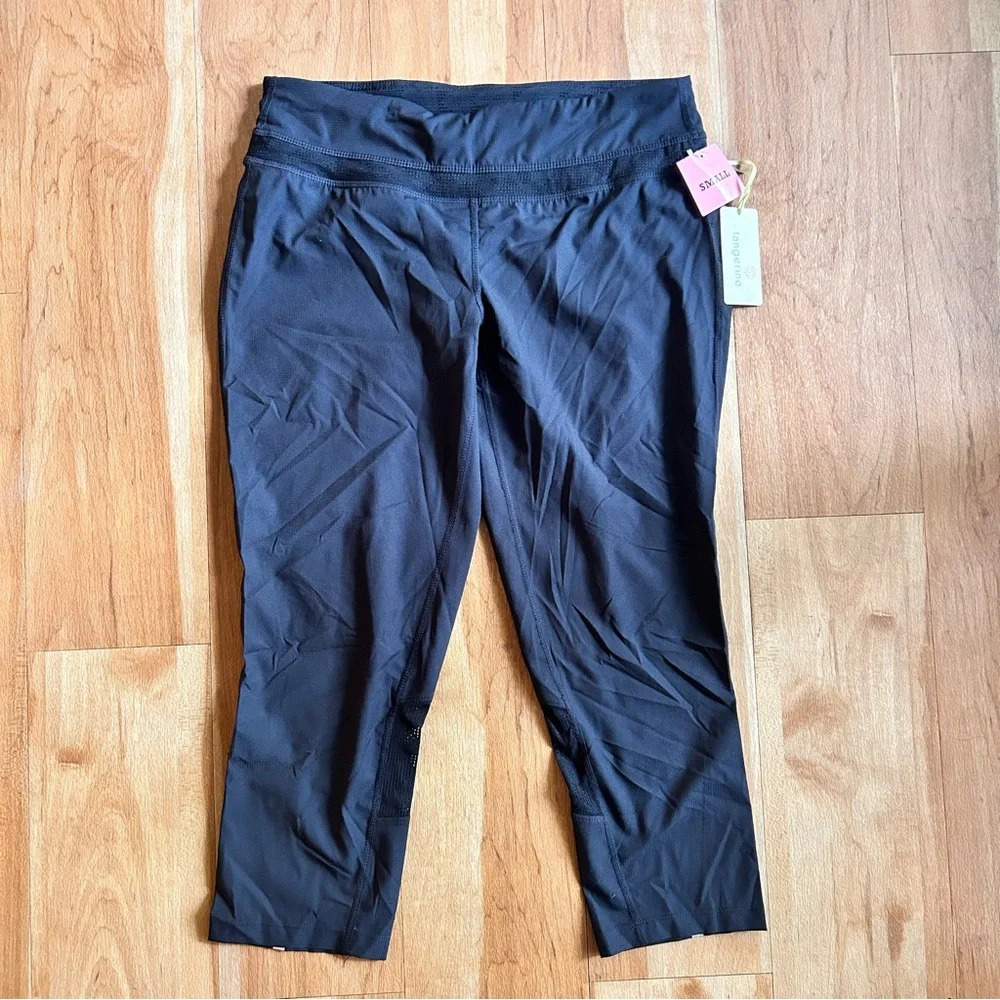 Tangerine Black Capri Athletic Pants NWT Small